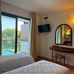 Отель Falcone 4*